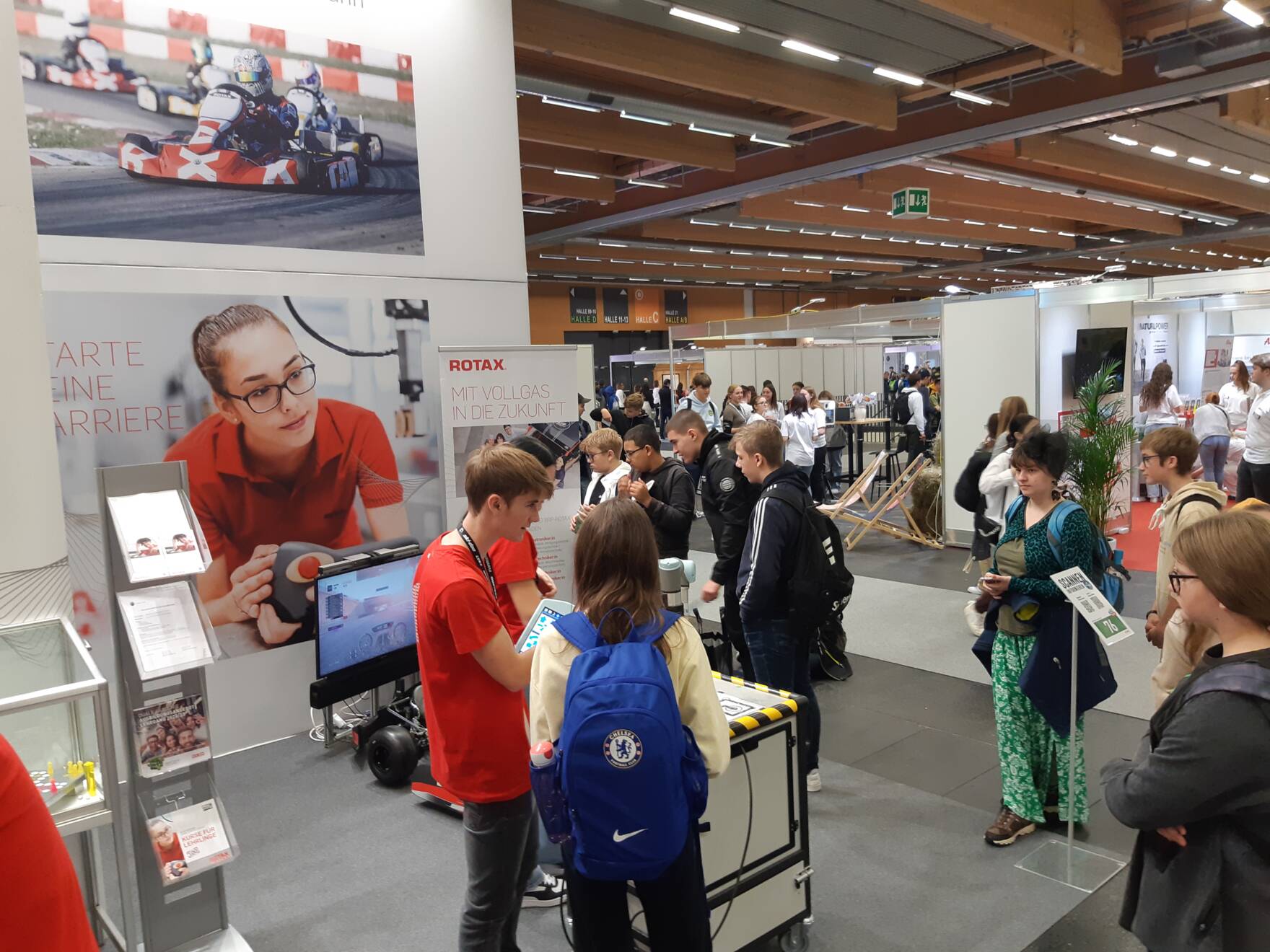Rotax Messestand auf der Messe Jugend & Beruf